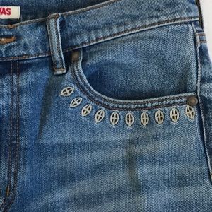 Johnny Was 28 women’s medium blue boot cut jeans